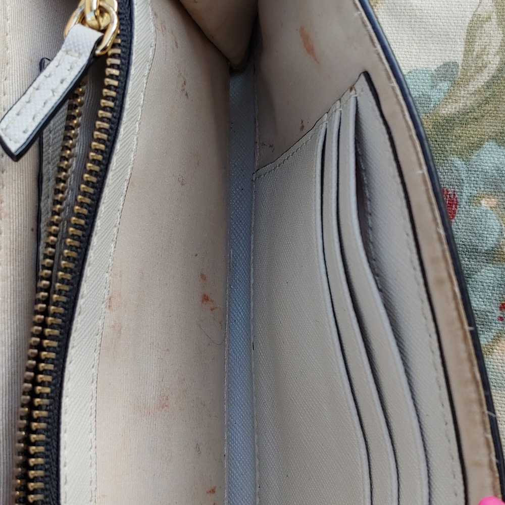 Marc Jacobs Tan and Brown Saffiano Leather Fold Clutch Wallet - Picture 12 of 17